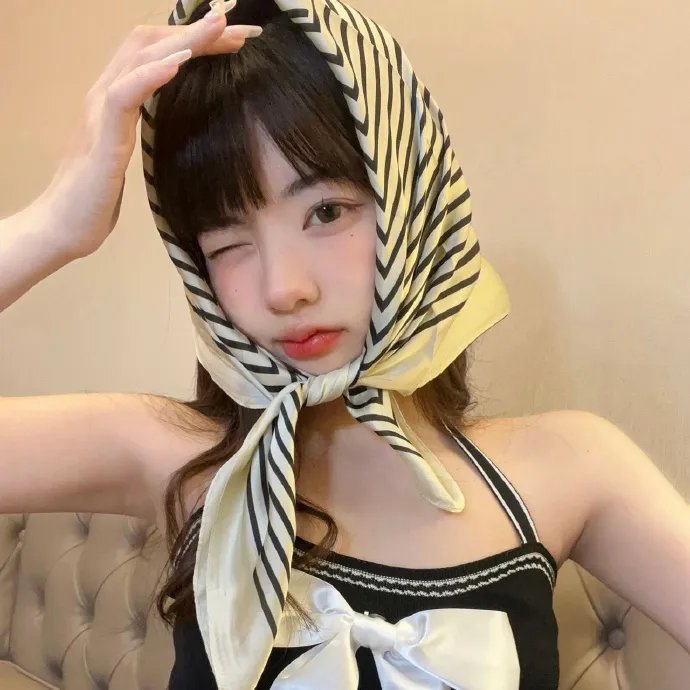 龙纹身的女孩 封面